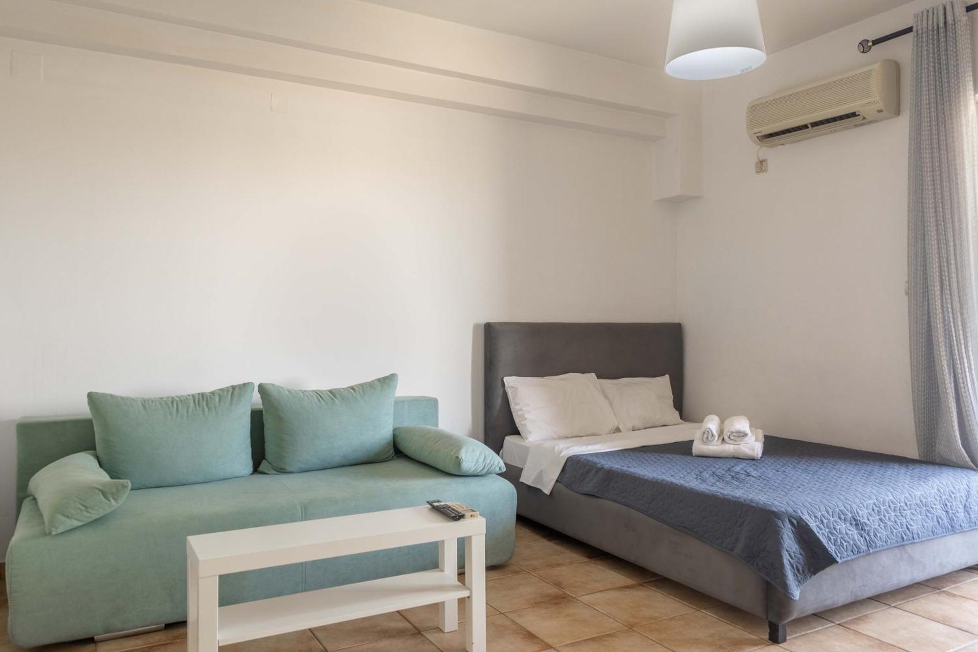 Elia Mini Suites 6 Larissa Exterior foto